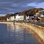 Arthurs Retreat - Part Of The The Bay Village With Pool, Gym And Direct Access, Pub, Restaurant, Tennis And Meadows Walks