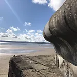 Arthurs Retreat - Part Of The The Bay Village With Pool, Gym And Direct Access, Pub, Restaurant, Tennis And Meadows Walks Filey