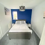 Сasa de vacaciones Arthurs Retreat - Part Of The The Bay Village With Pool, Gym And Direct Access, Pub, Restaurant, Tennis And Meadows Walks