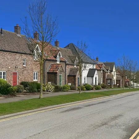 Arthurs Retreat - Part Of The The Bay Village With Pool, Gym And Direct Access, Pub, Restaurant, Tennis And Meadows Walks Filey