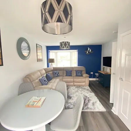 Arthurs Retreat - Part Of The The Bay Village With Pool, Gym And Direct Access, Pub, Restaurant, Tennis And Meadows Walks * Filey