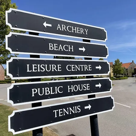 Arthurs Retreat - Part Of The The Bay Filey Holiday Village With Pool, Gym And Direct Beach Access, Pub, Restaurant, Tennis And Meadows Walks
